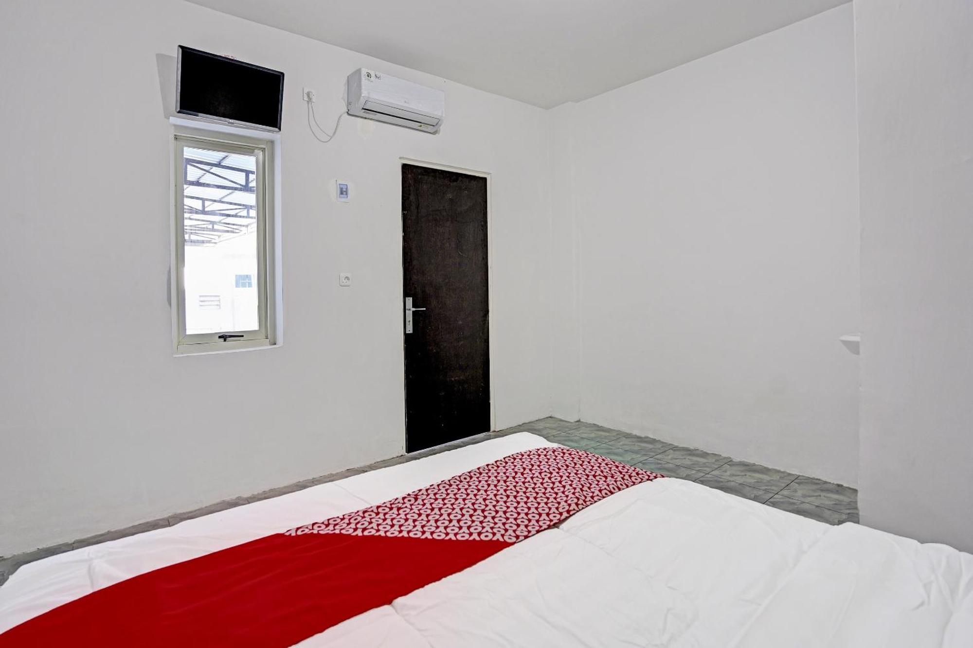 Oyo Life 91594 Bungah Residence Syariah Gresik Exteriér fotografie